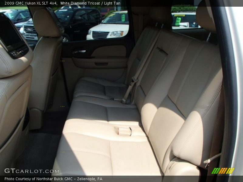 White Diamond Tricoat / Light Tan 2009 GMC Yukon XL SLT 4x4