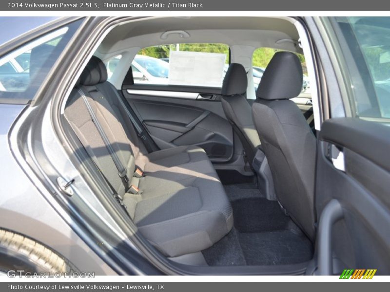 Platinum Gray Metallic / Titan Black 2014 Volkswagen Passat 2.5L S