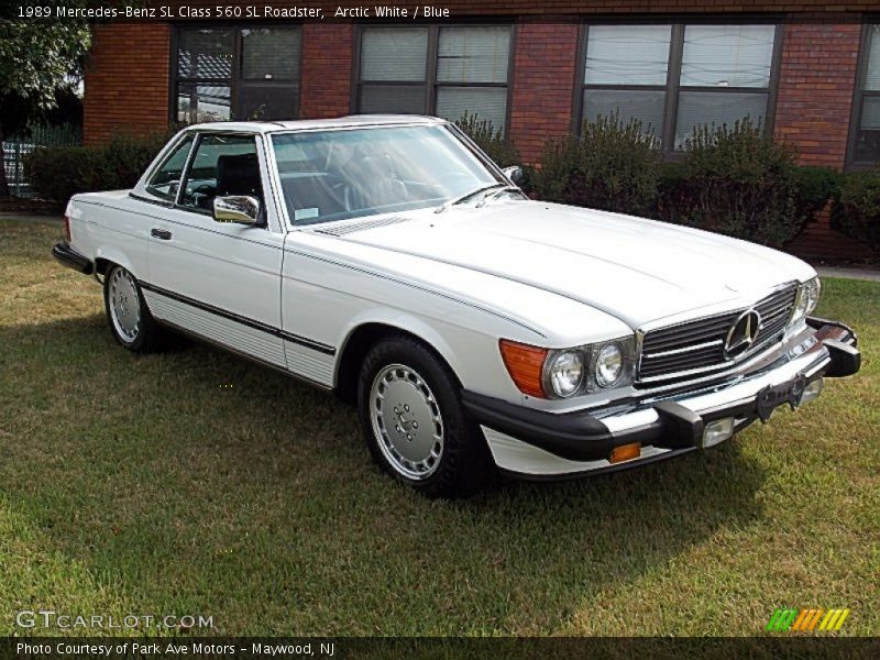 Front 3/4 View of 1989 SL Class 560 SL Roadster