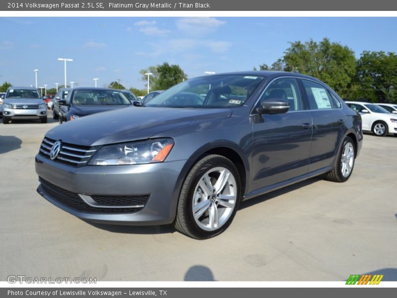 Platinum Gray Metallic / Titan Black 2014 Volkswagen Passat 2.5L SE