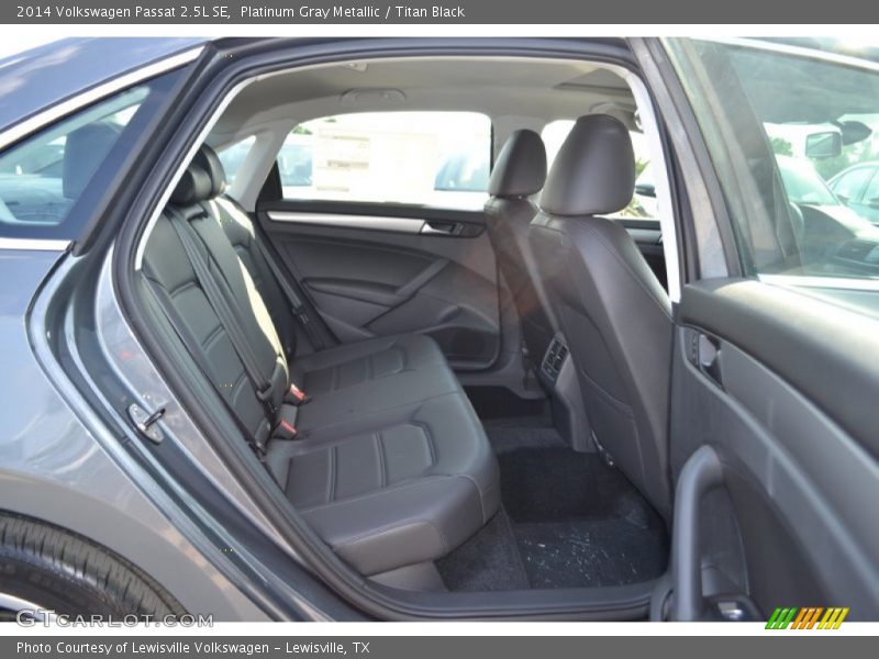 Platinum Gray Metallic / Titan Black 2014 Volkswagen Passat 2.5L SE