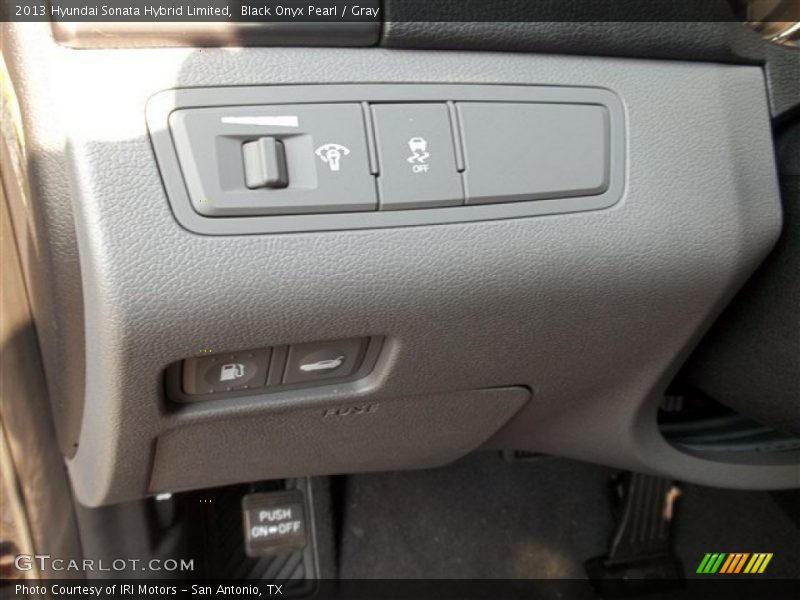 Black Onyx Pearl / Gray 2013 Hyundai Sonata Hybrid Limited