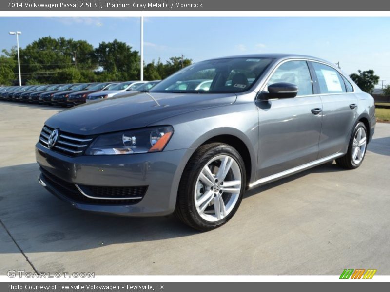 Platinum Gray Metallic / Moonrock 2014 Volkswagen Passat 2.5L SE