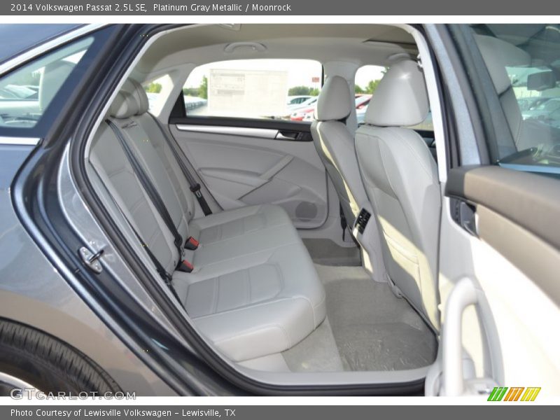 Platinum Gray Metallic / Moonrock 2014 Volkswagen Passat 2.5L SE