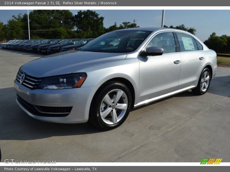 Reflex Silver Metallic / Moonrock 2014 Volkswagen Passat 2.5L SE