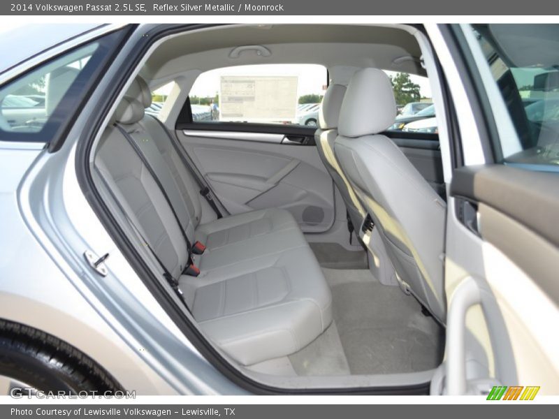 Reflex Silver Metallic / Moonrock 2014 Volkswagen Passat 2.5L SE