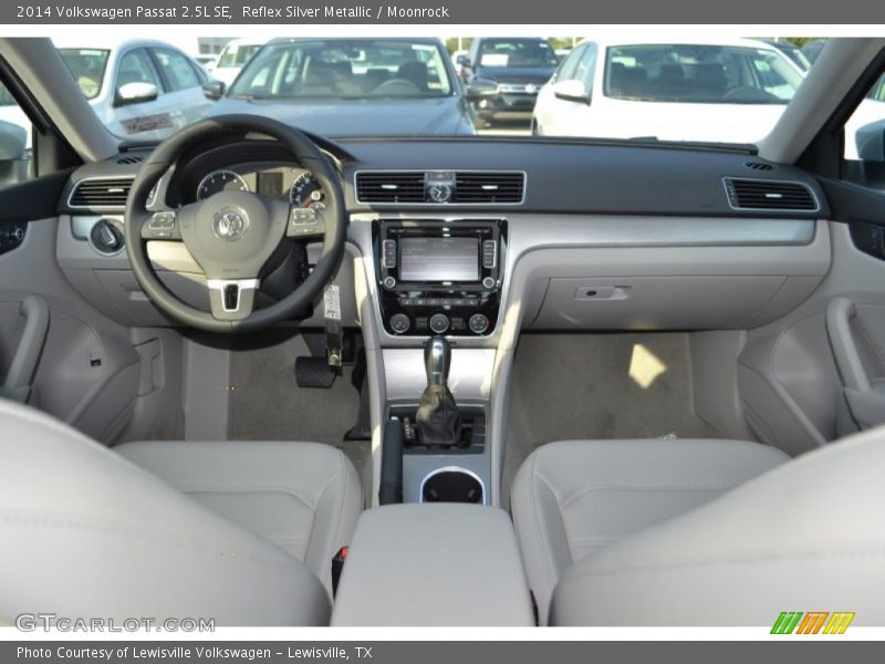 Reflex Silver Metallic / Moonrock 2014 Volkswagen Passat 2.5L SE