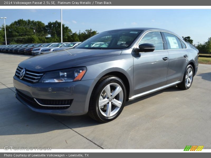 Platinum Gray Metallic / Titan Black 2014 Volkswagen Passat 2.5L SE