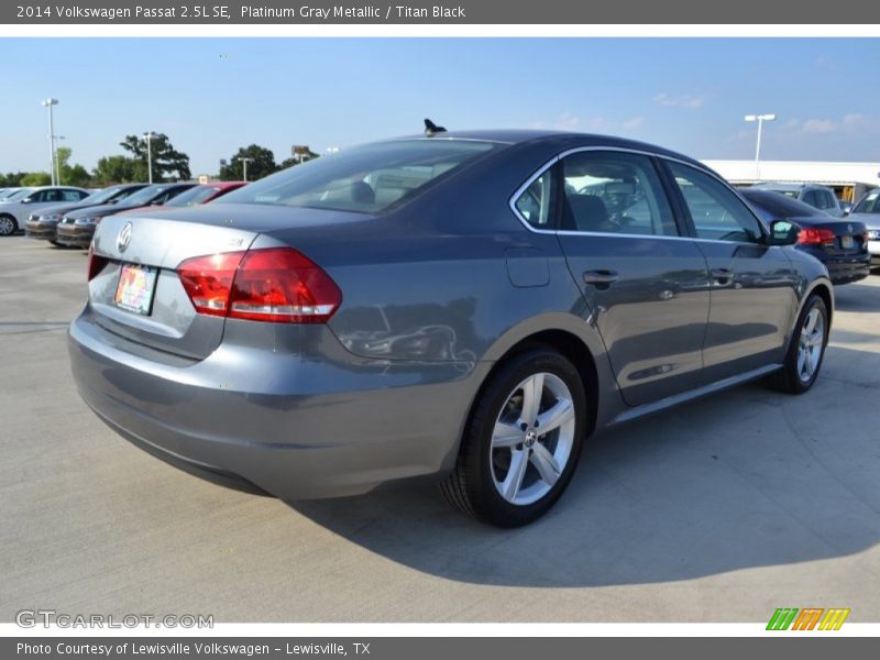 Platinum Gray Metallic / Titan Black 2014 Volkswagen Passat 2.5L SE