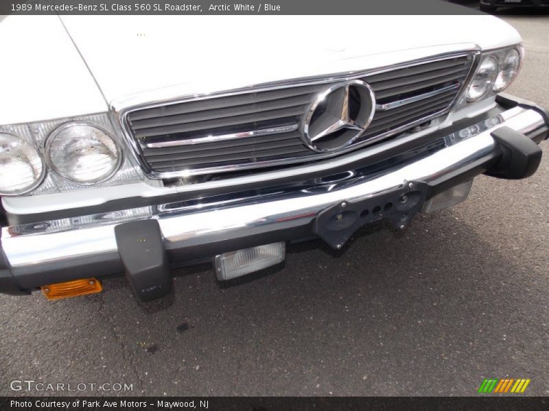 Arctic White / Blue 1989 Mercedes-Benz SL Class 560 SL Roadster