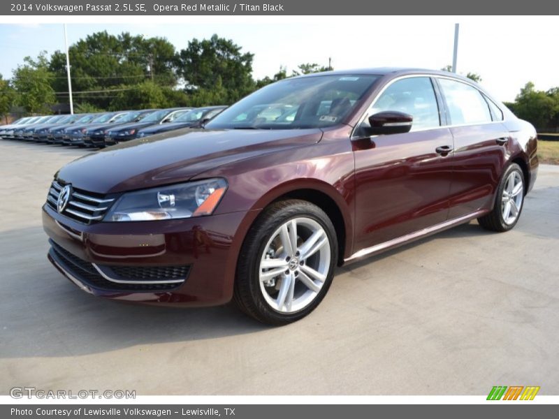 Front 3/4 View of 2014 Passat 2.5L SE