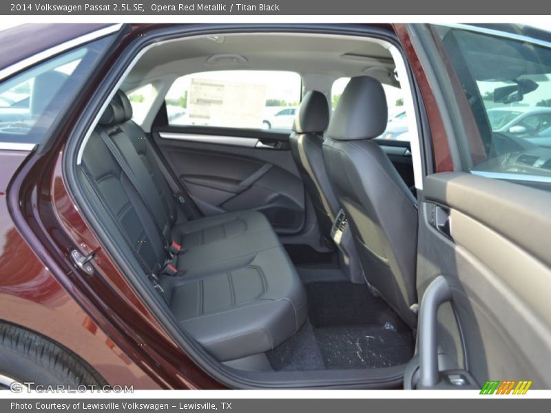 Opera Red Metallic / Titan Black 2014 Volkswagen Passat 2.5L SE