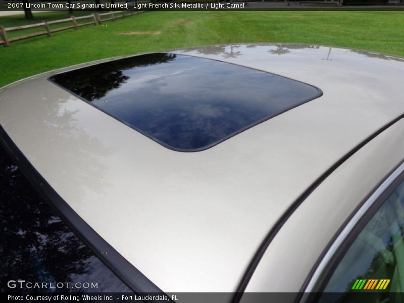 Light French Silk Metallic / Light Camel 2007 Lincoln Town Car Signature Limited