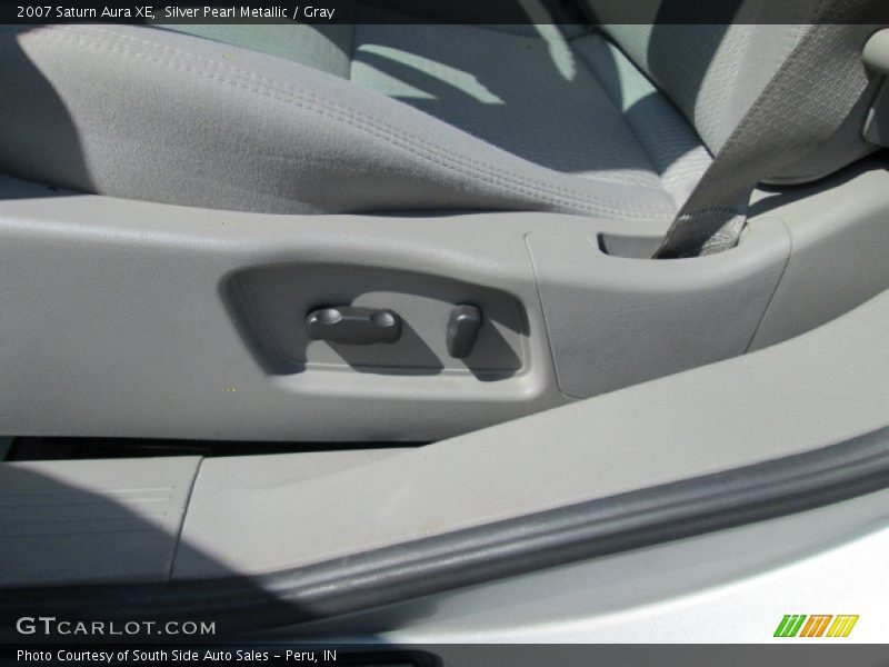 Silver Pearl Metallic / Gray 2007 Saturn Aura XE