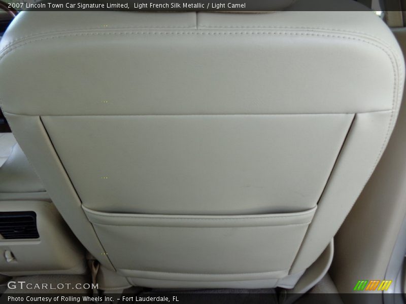Light French Silk Metallic / Light Camel 2007 Lincoln Town Car Signature Limited