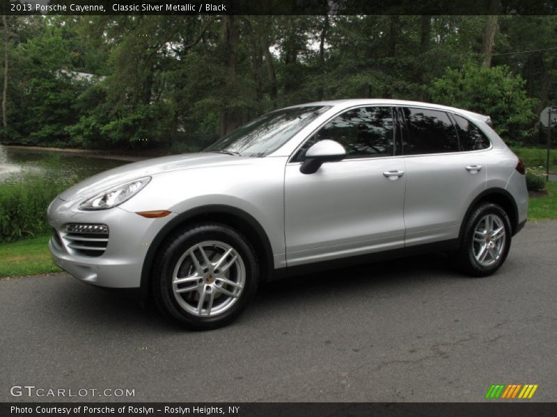 Front 3/4 View of 2013 Cayenne 