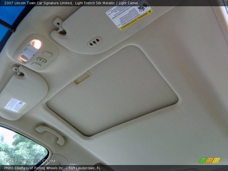 Light French Silk Metallic / Light Camel 2007 Lincoln Town Car Signature Limited