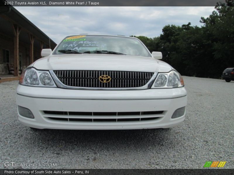 Diamond White Pearl / Taupe 2002 Toyota Avalon XLS