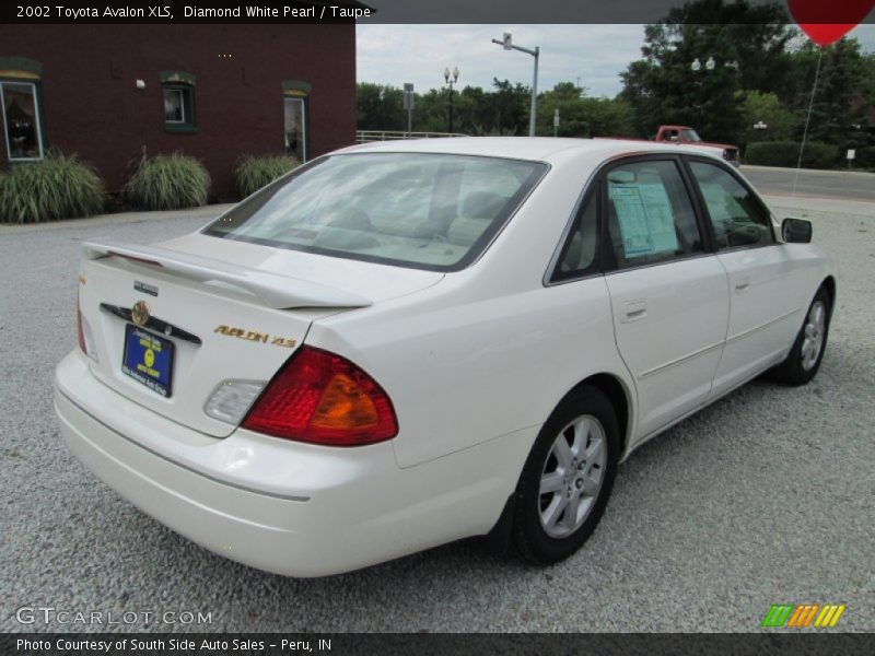 Diamond White Pearl / Taupe 2002 Toyota Avalon XLS