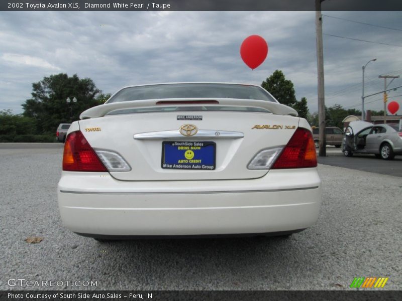 Diamond White Pearl / Taupe 2002 Toyota Avalon XLS