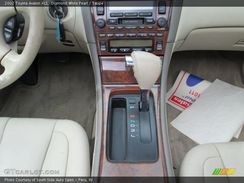 Diamond White Pearl / Taupe 2002 Toyota Avalon XLS