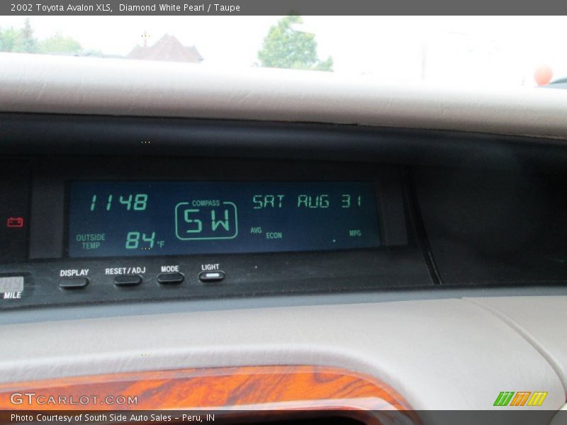 Diamond White Pearl / Taupe 2002 Toyota Avalon XLS