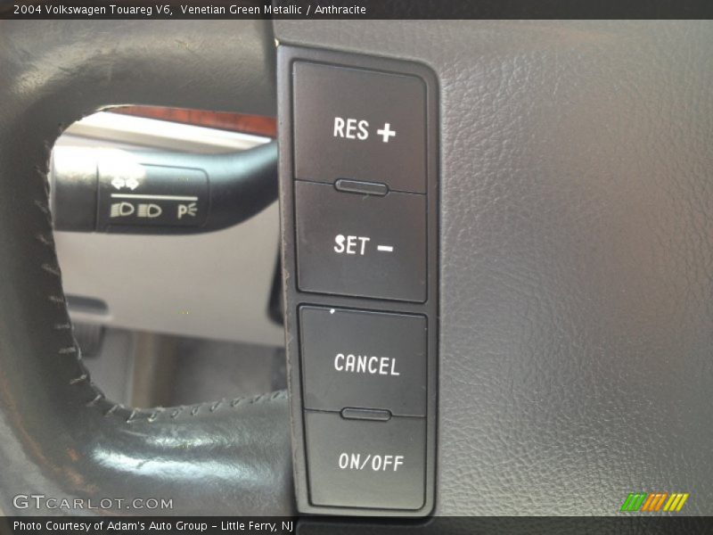 Venetian Green Metallic / Anthracite 2004 Volkswagen Touareg V6