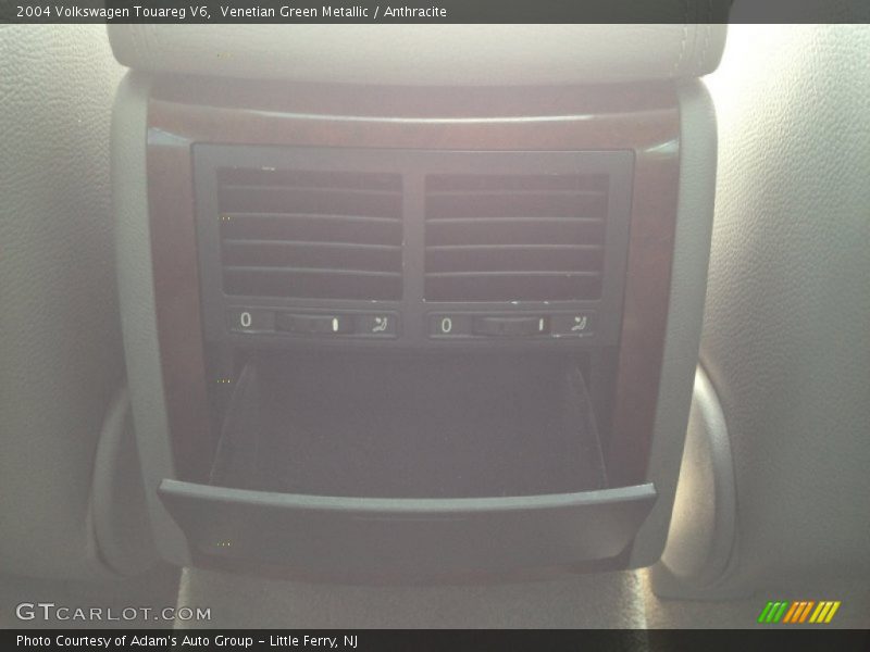 Venetian Green Metallic / Anthracite 2004 Volkswagen Touareg V6