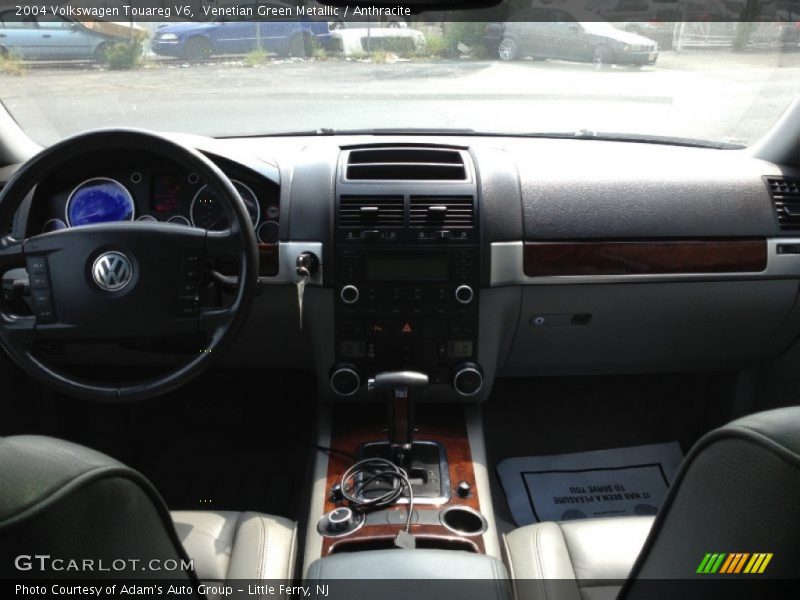 Venetian Green Metallic / Anthracite 2004 Volkswagen Touareg V6
