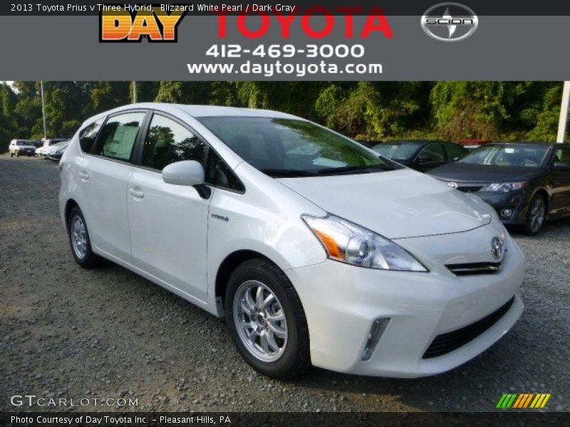 Blizzard White Pearl / Dark Gray 2013 Toyota Prius v Three Hybrid