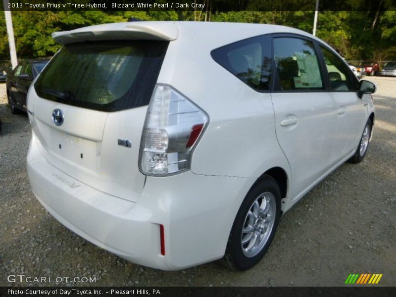 Blizzard White Pearl / Dark Gray 2013 Toyota Prius v Three Hybrid