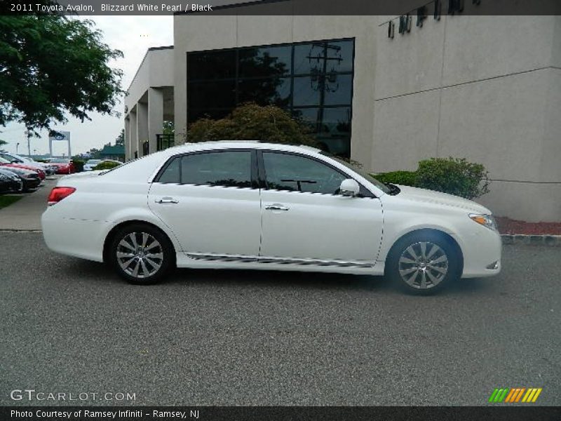 Blizzard White Pearl / Black 2011 Toyota Avalon