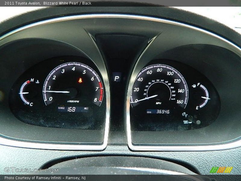Blizzard White Pearl / Black 2011 Toyota Avalon