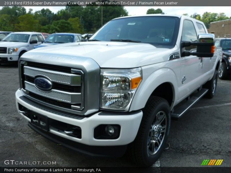 Front 3/4 View of 2014 F350 Super Duty Platinum Crew Cab 4x4