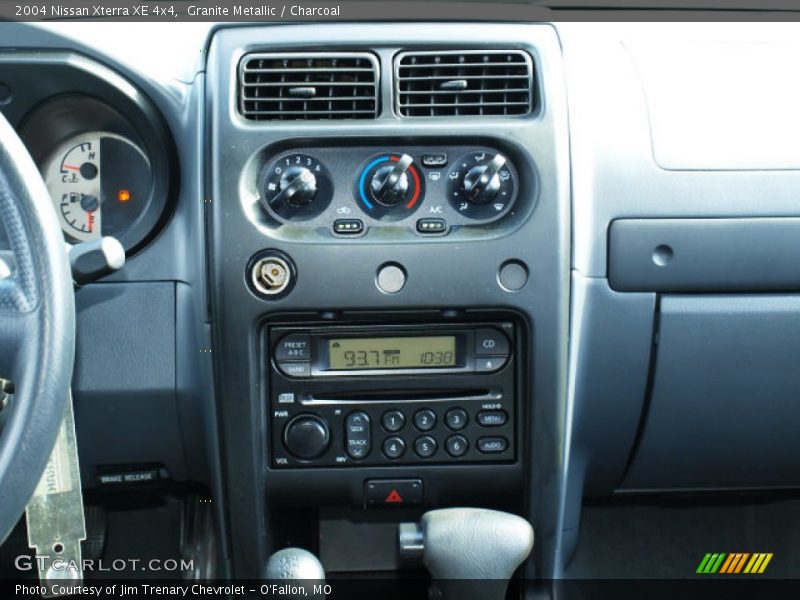 Granite Metallic / Charcoal 2004 Nissan Xterra XE 4x4