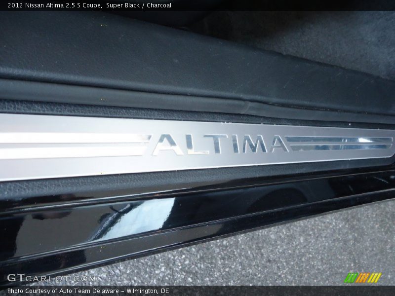 Super Black / Charcoal 2012 Nissan Altima 2.5 S Coupe