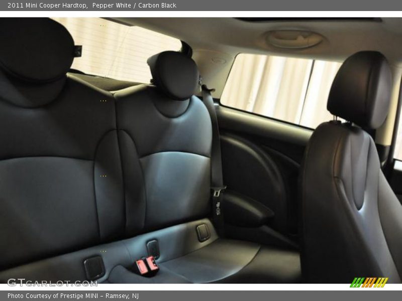 Pepper White / Carbon Black 2011 Mini Cooper Hardtop