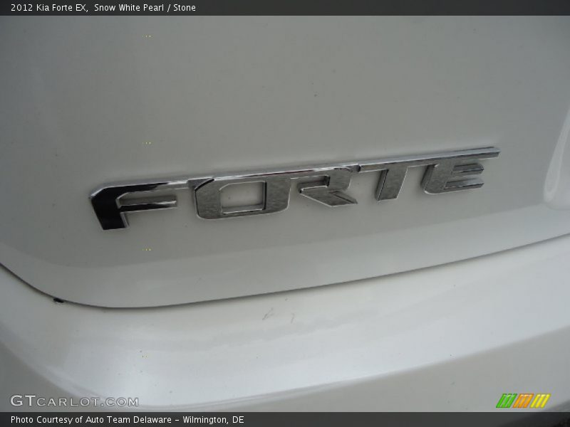 Snow White Pearl / Stone 2012 Kia Forte EX