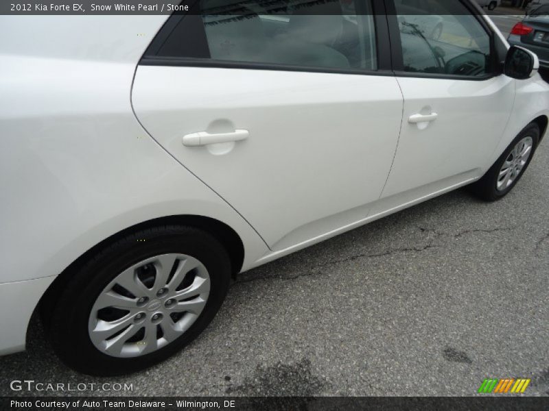 Snow White Pearl / Stone 2012 Kia Forte EX