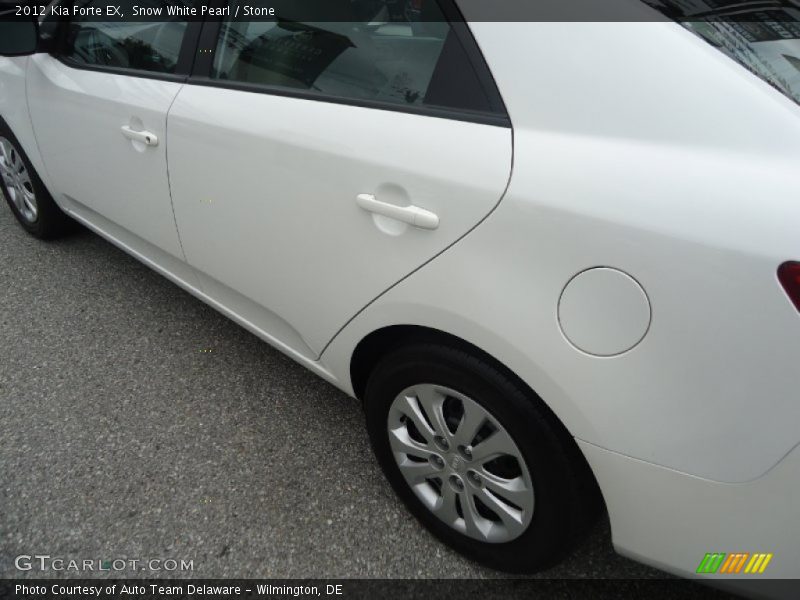 Snow White Pearl / Stone 2012 Kia Forte EX