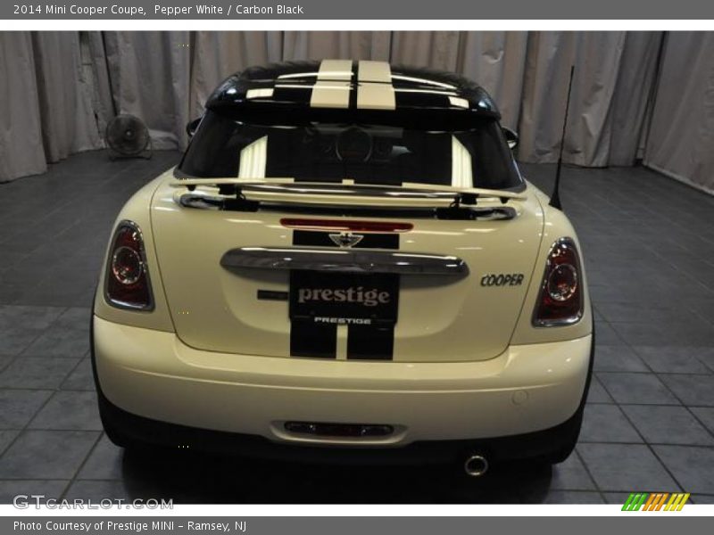 Pepper White / Carbon Black 2014 Mini Cooper Coupe