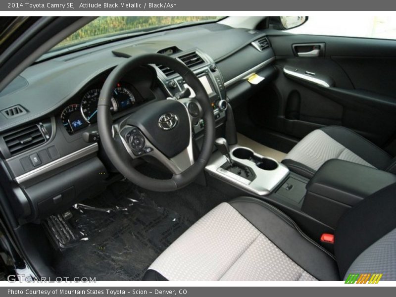 Attitude Black Metallic / Black/Ash 2014 Toyota Camry SE