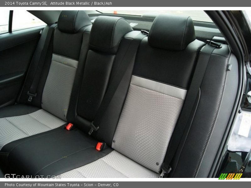 Attitude Black Metallic / Black/Ash 2014 Toyota Camry SE