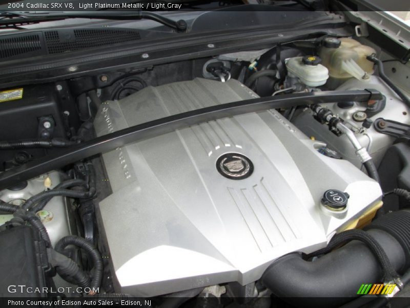 Light Platinum Metallic / Light Gray 2004 Cadillac SRX V8