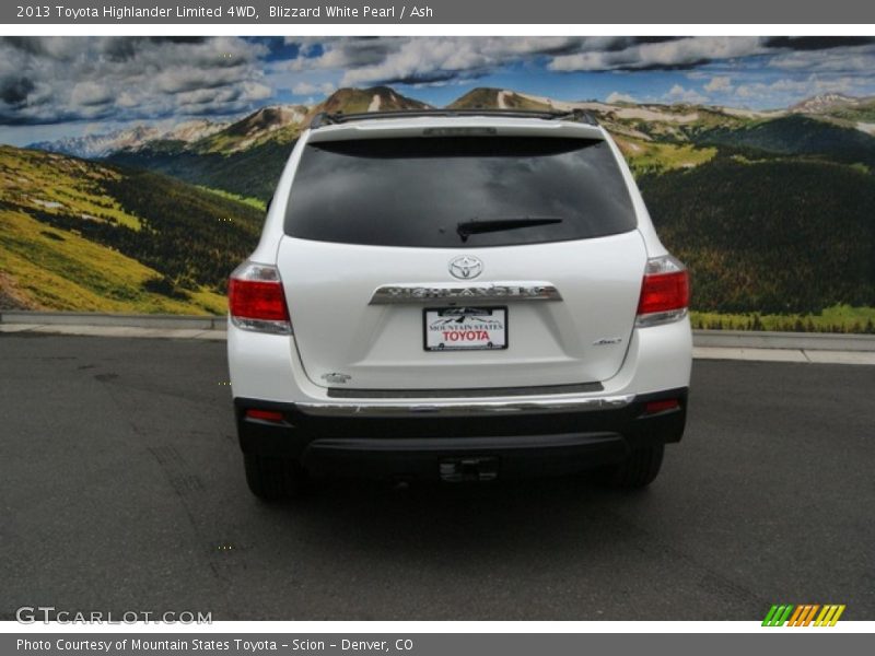Blizzard White Pearl / Ash 2013 Toyota Highlander Limited 4WD