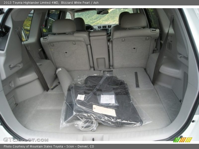 Blizzard White Pearl / Ash 2013 Toyota Highlander Limited 4WD