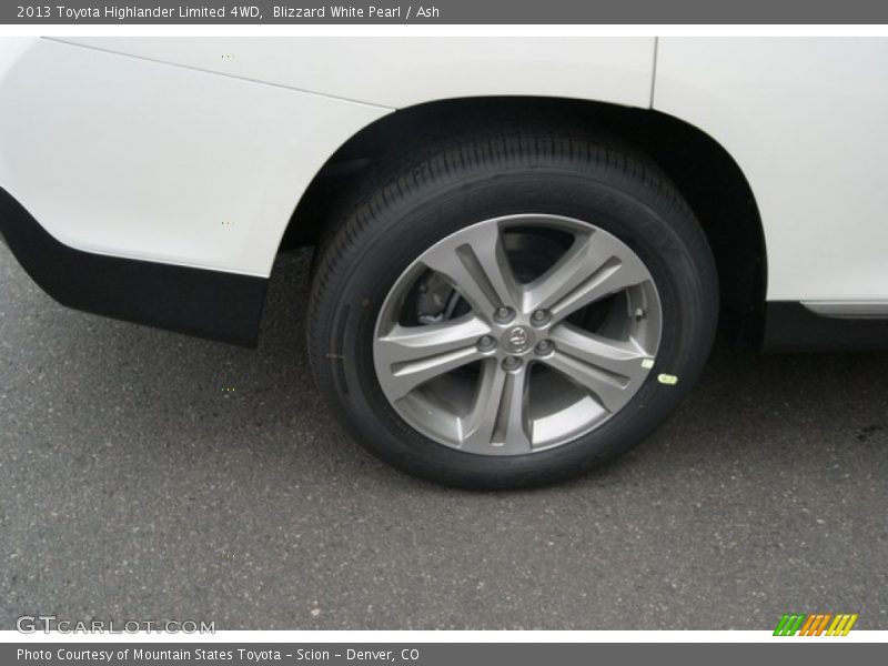 Blizzard White Pearl / Ash 2013 Toyota Highlander Limited 4WD
