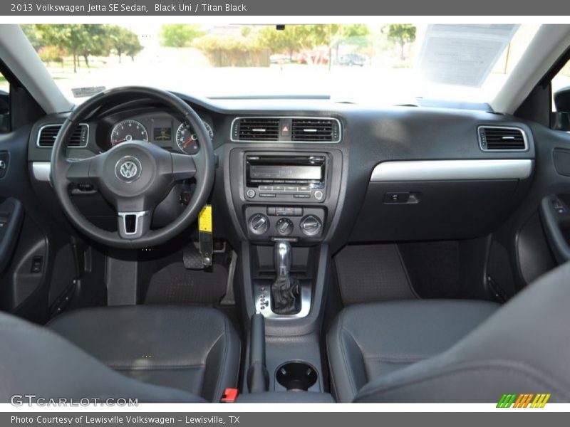 Black Uni / Titan Black 2013 Volkswagen Jetta SE Sedan