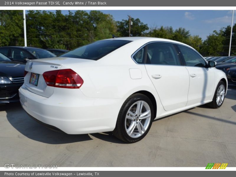 Candy White / Titan Black 2014 Volkswagen Passat TDI SE