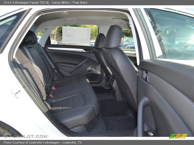 Candy White / Titan Black 2014 Volkswagen Passat TDI SE